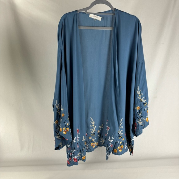 A Beautiful soul embroidered kimono/duster plus 2X - Picture 4 of 15